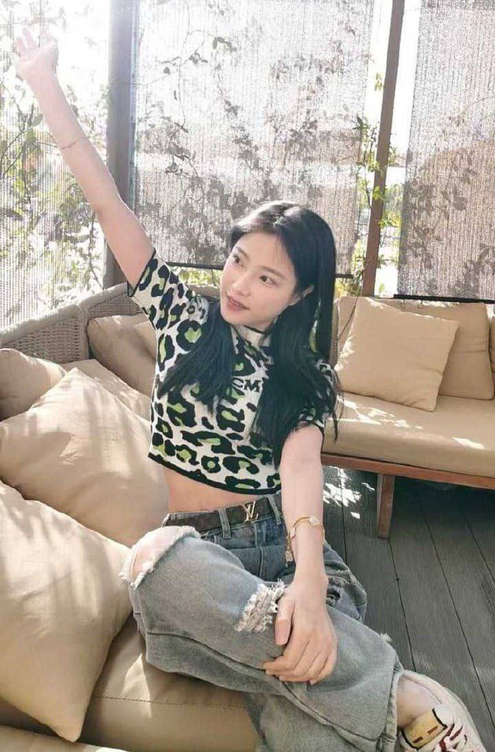 单身离异少妇，每次调教完她以后会更骚，一直让我插深点，让我用力插她骚穴，还喜欢我内射她  第2张